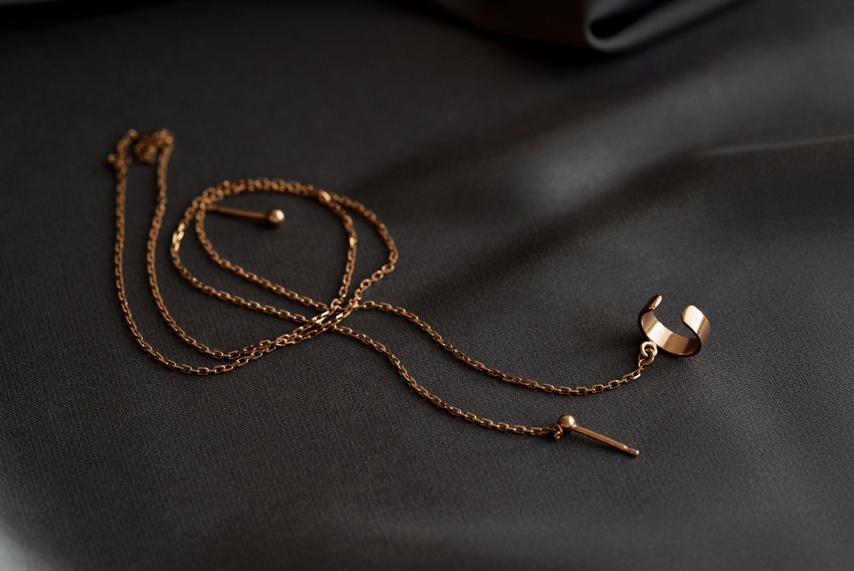 Кафф «Зв'язок» (сережка-пусет "Куля" (3 мм) для другого вушка в комплекті)