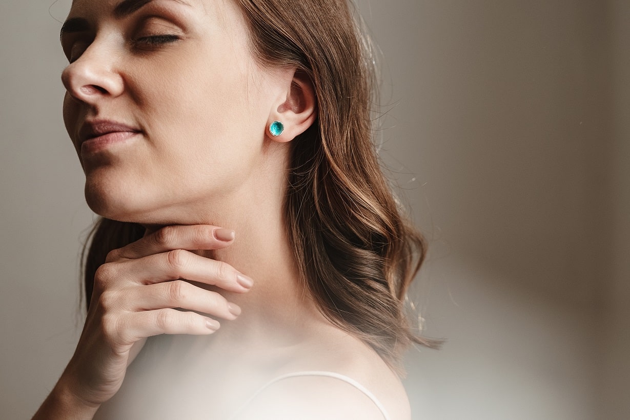 Сережки «Море» (9 мм) смарагдові