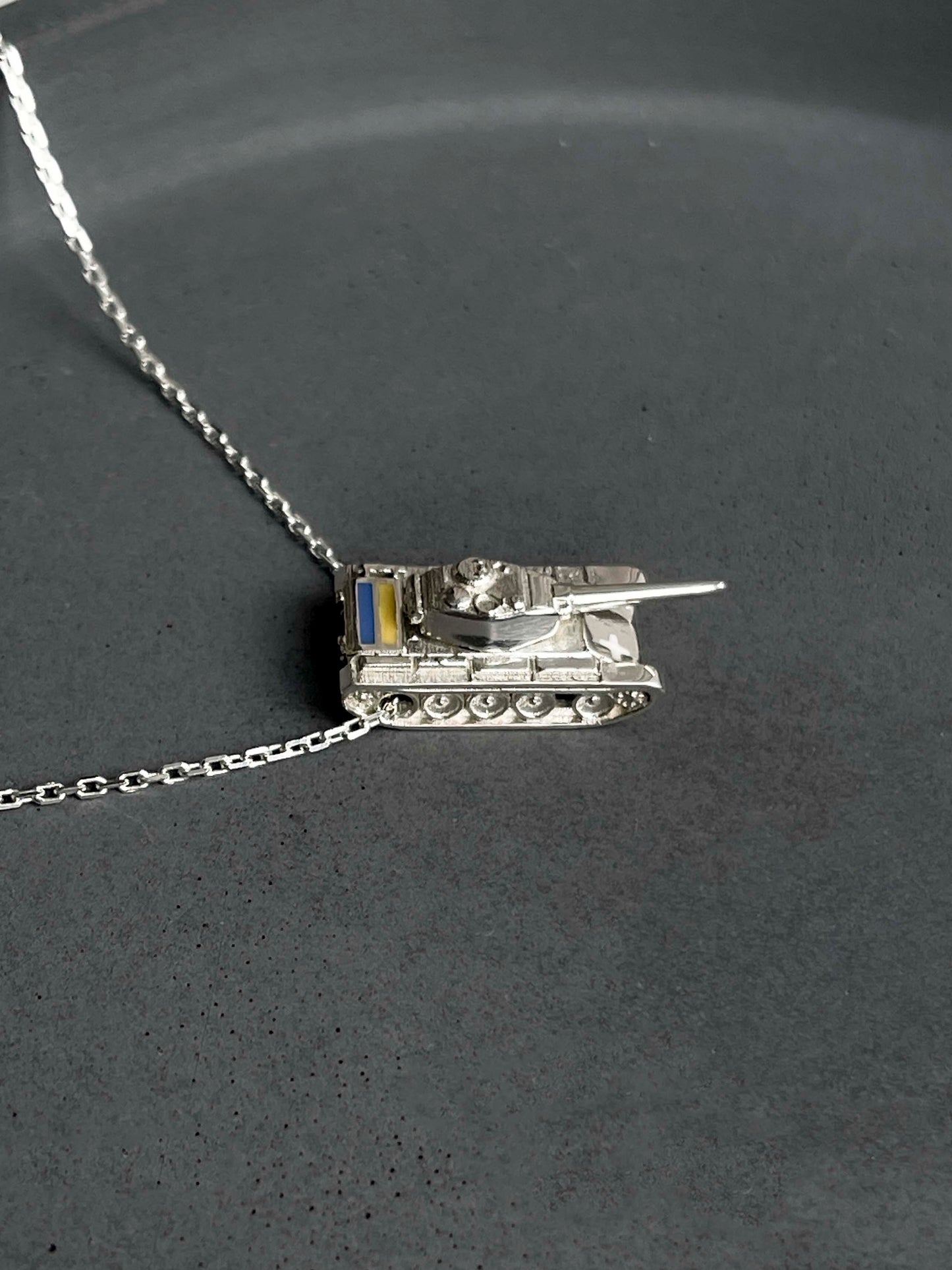 Кольє "Український танк" з прапором