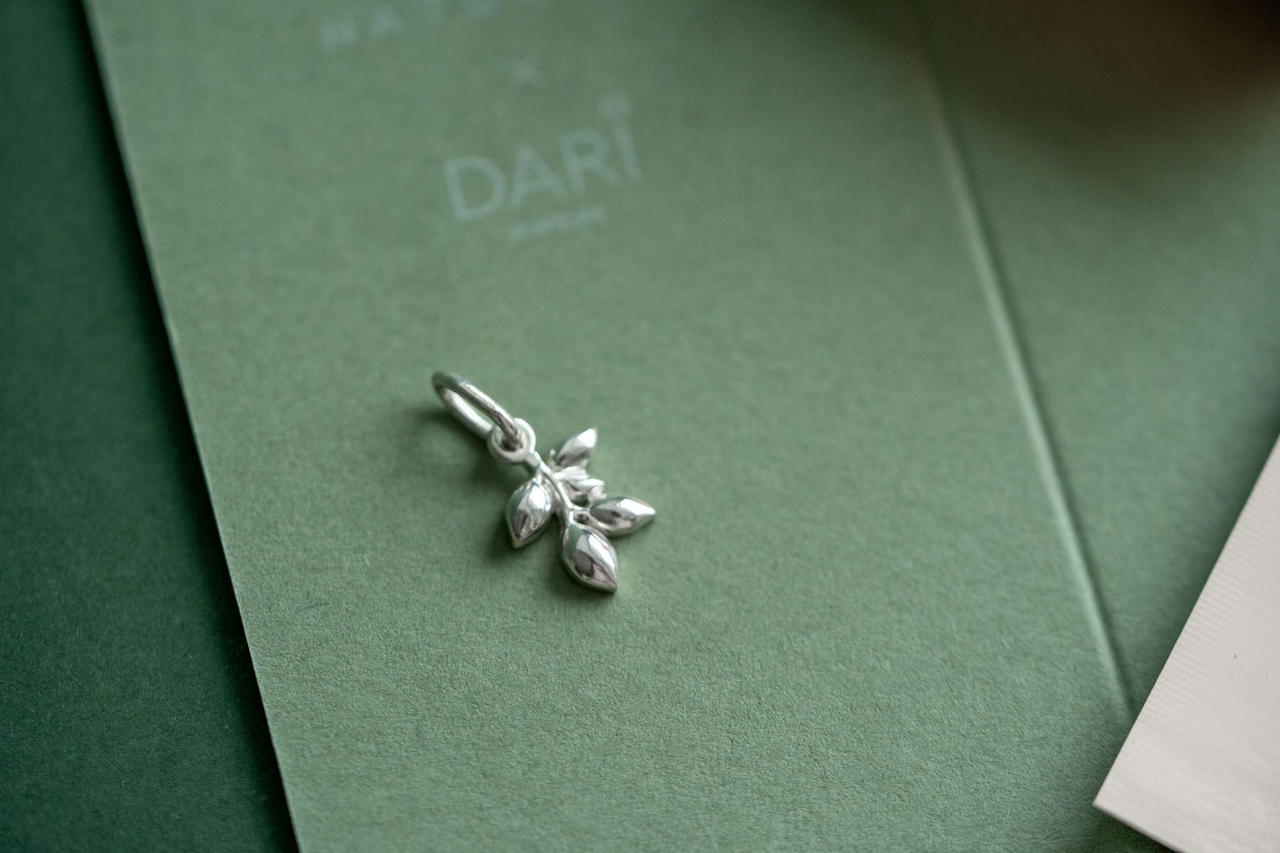 Кулон «Гілочка»