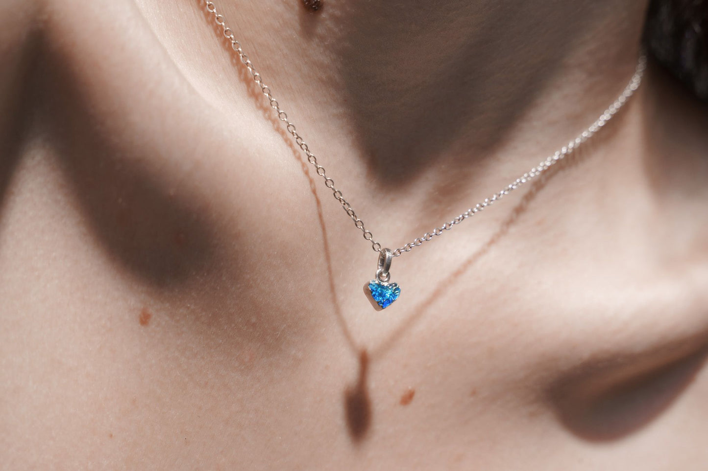 Кулон «Серце» рельєфний з синьою емаллю