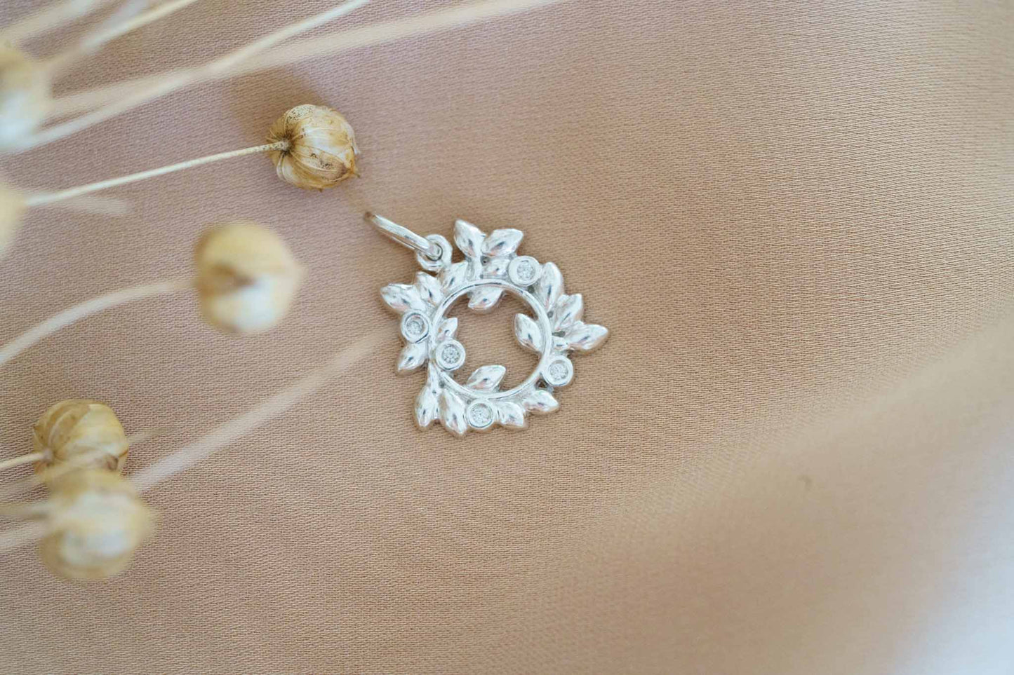 Кулон «Вінок» з камінчиками