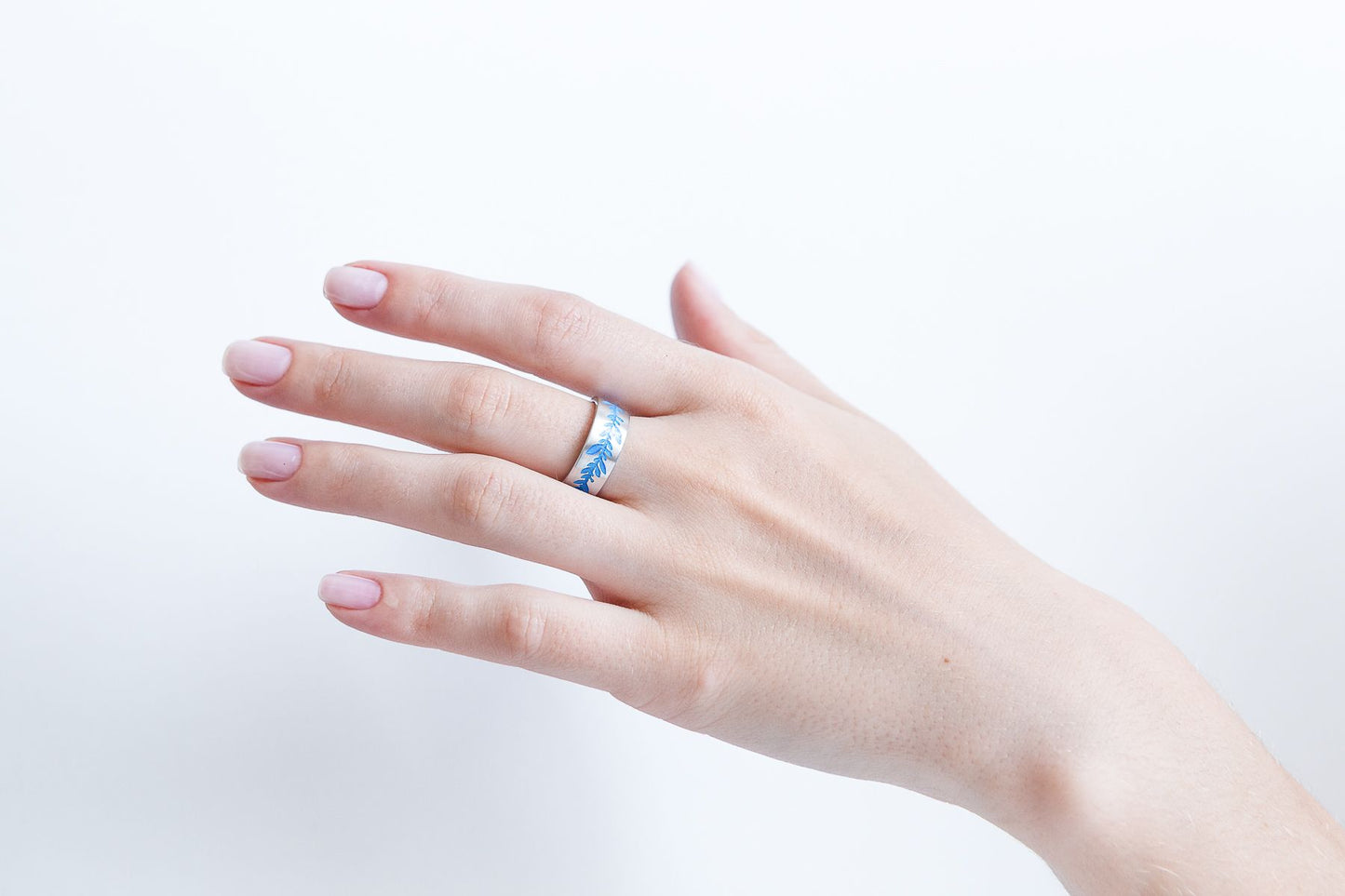 Каблучка «Гілка» (7 мм) з емаллю (різні кольори на вибір)