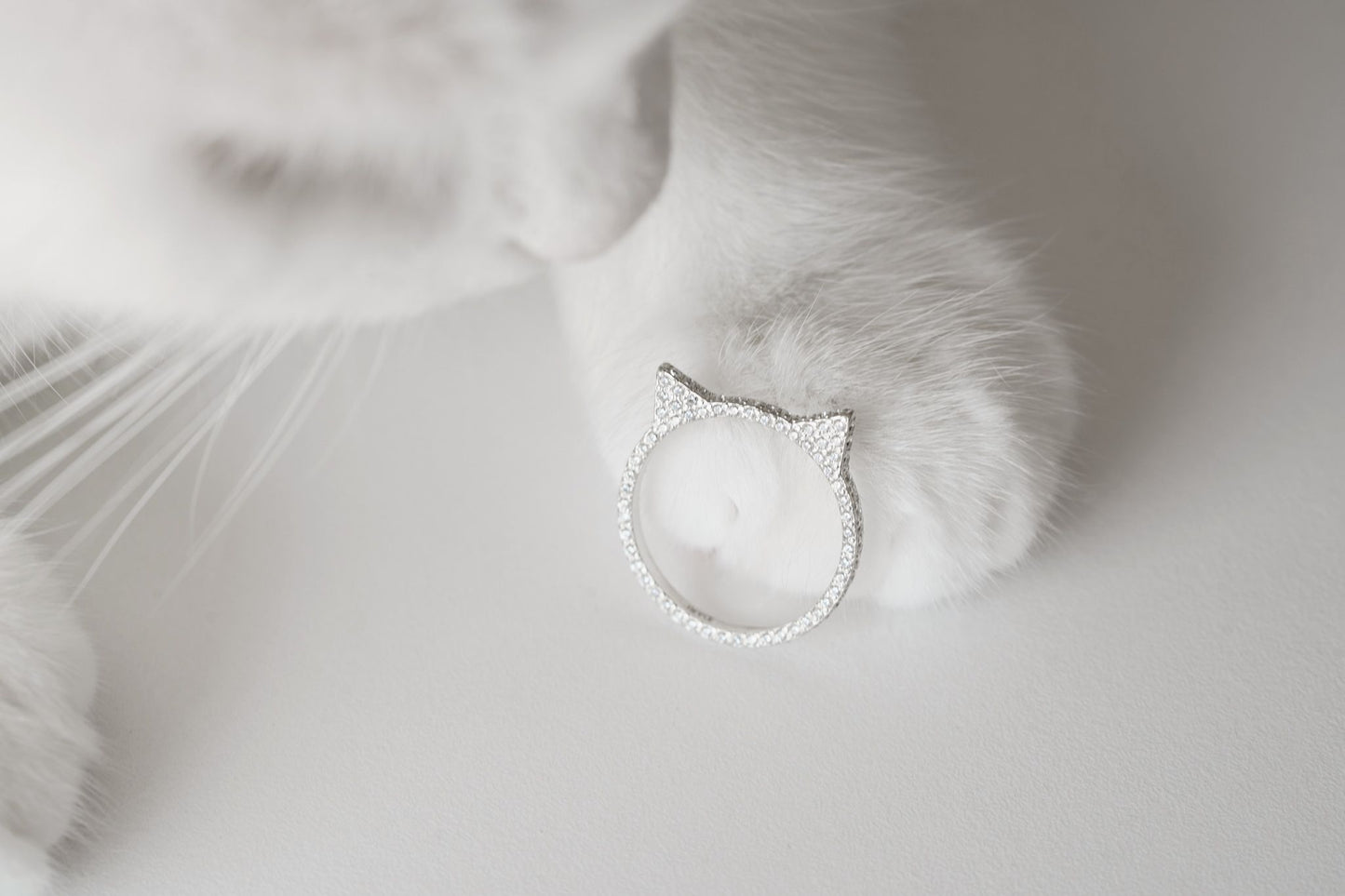 Каблучка «Вушка» (модель 2) з камінцями