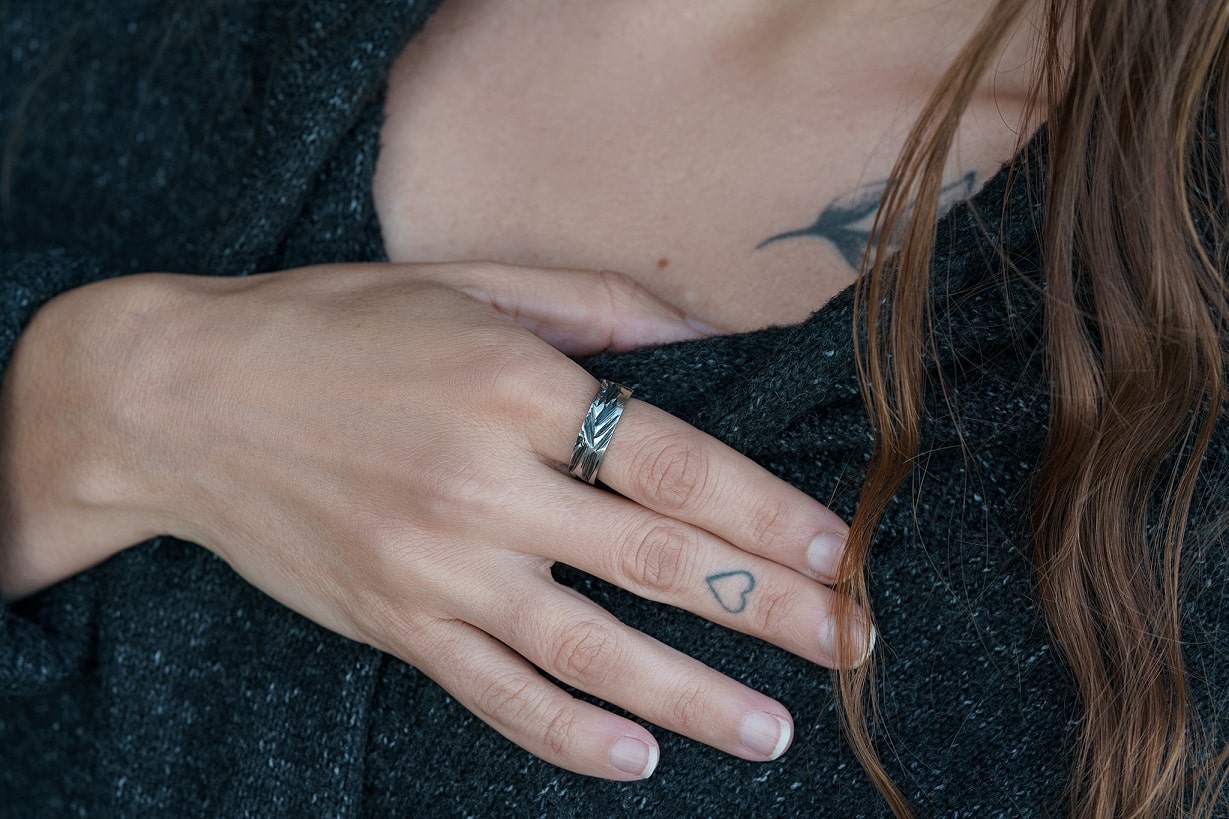 Каблучка «Колотий лід» з чорнінням (5 мм)