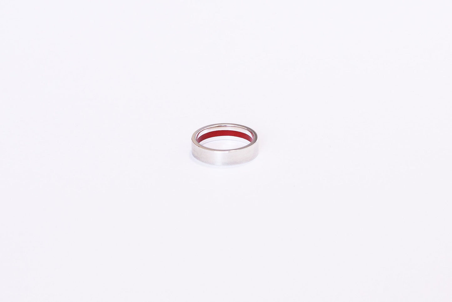 Каблучка «Таємна смуга» (5 мм) з емаллю (різні кольори на вибір)