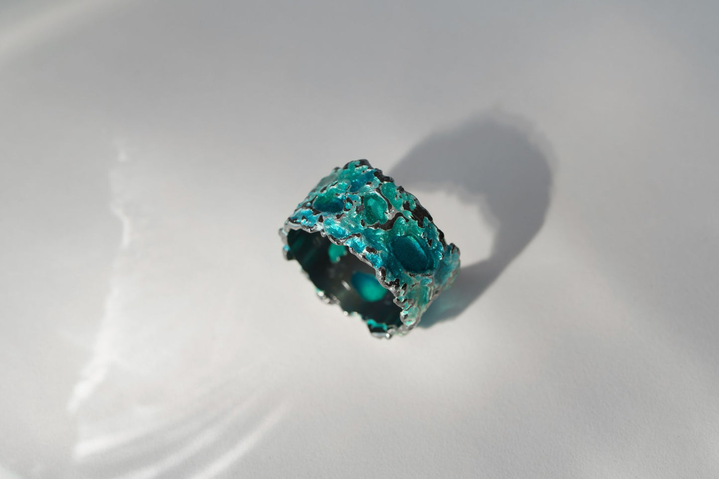 Каблучка «Шторм» смарагдова (13 мм) з чорнінням