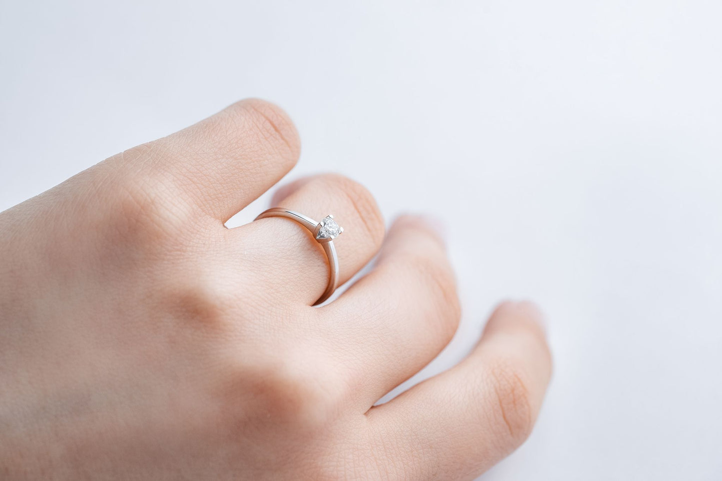 Каблучка «Вектор» (камінчик 4 мм)