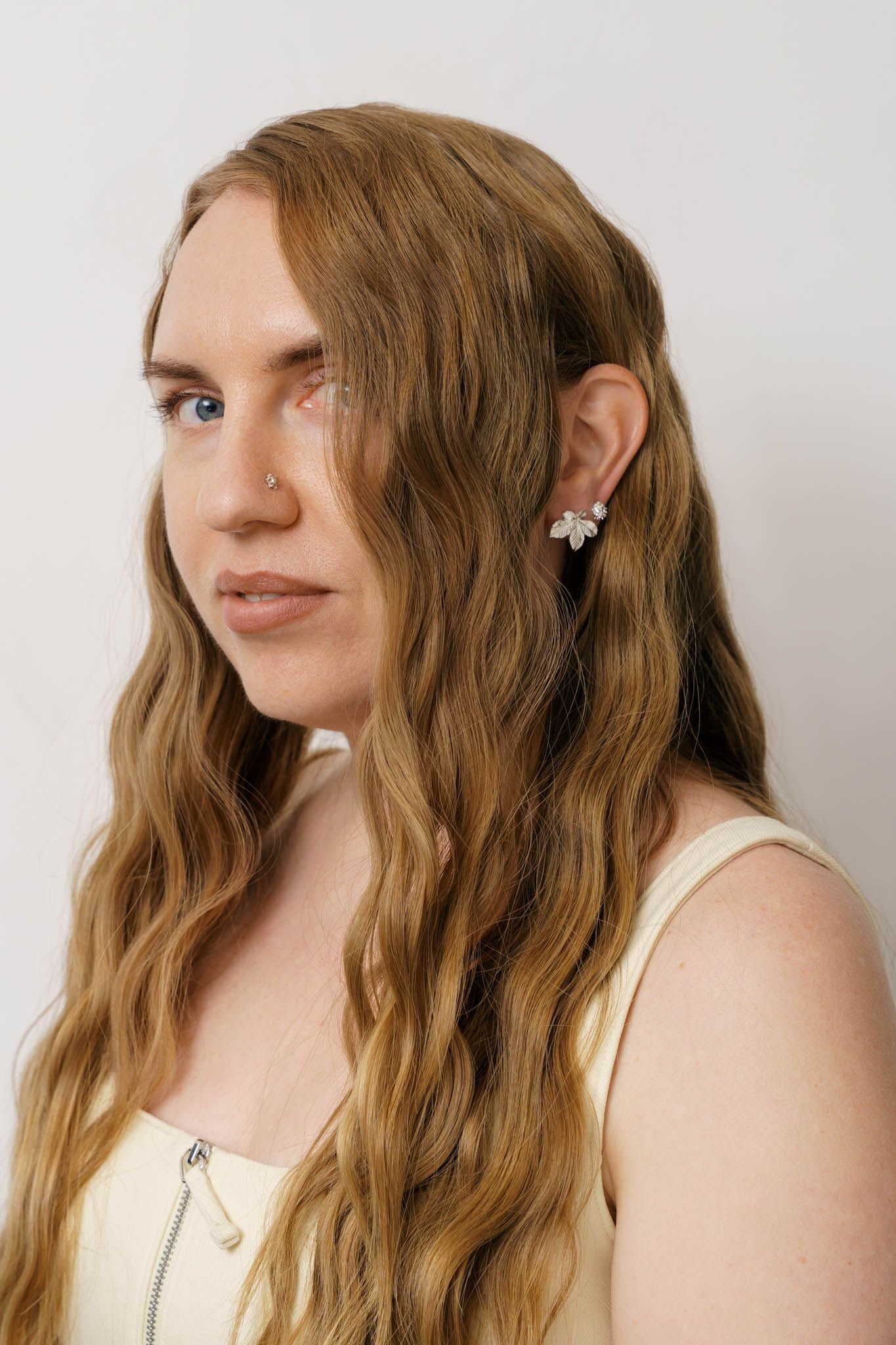 Сережки «Лист каштану» (20 мм) світлі