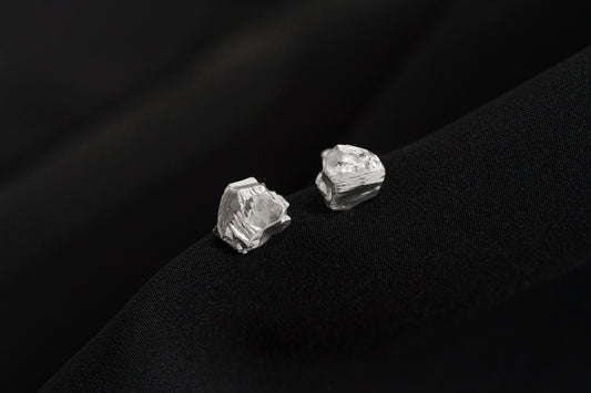 Сережки «Антрацит Донецького вугільного басейну» (10 мм) світлі