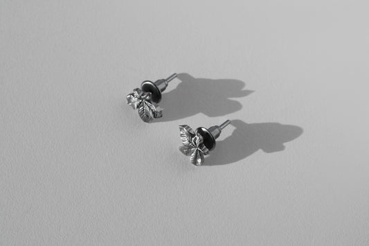 Сережки «Лист каштану» (10 мм) з чорнінням