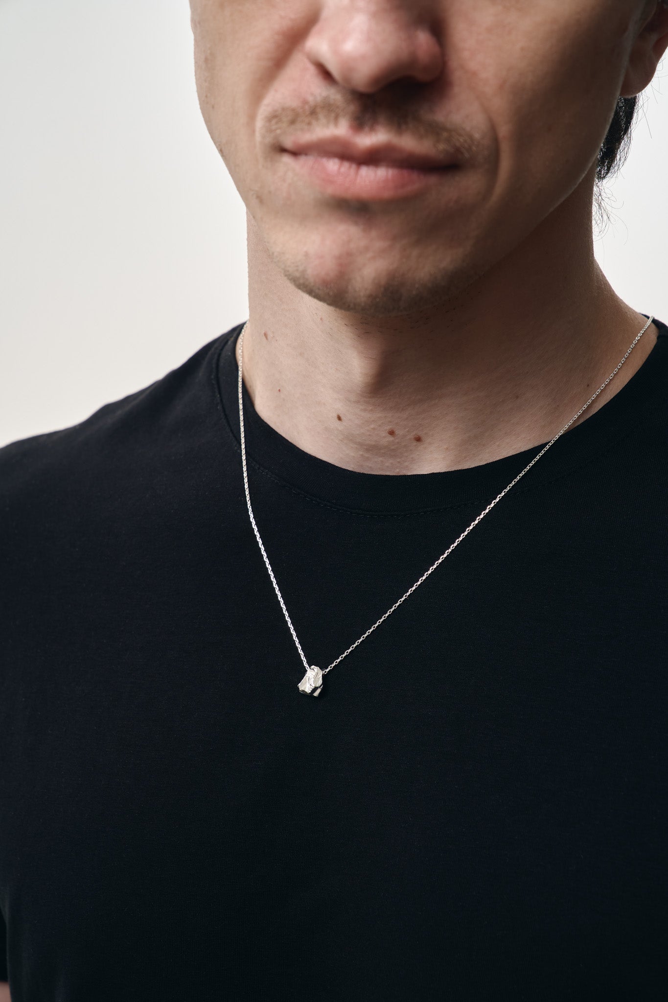 Кольє «Антрацит Донецького вугільного басейну»