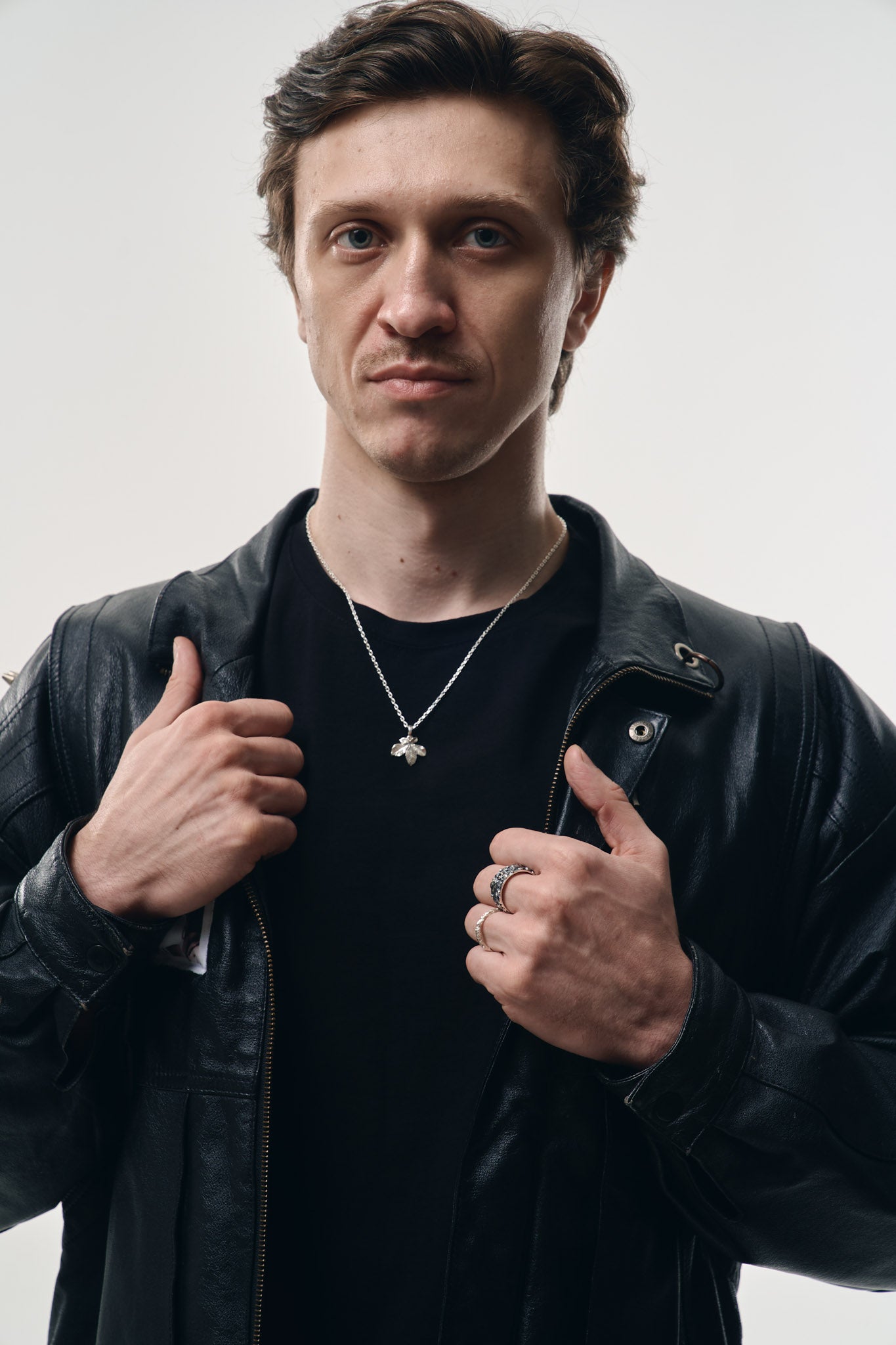 Кулон «Лист каштану» (20 мм) світлий