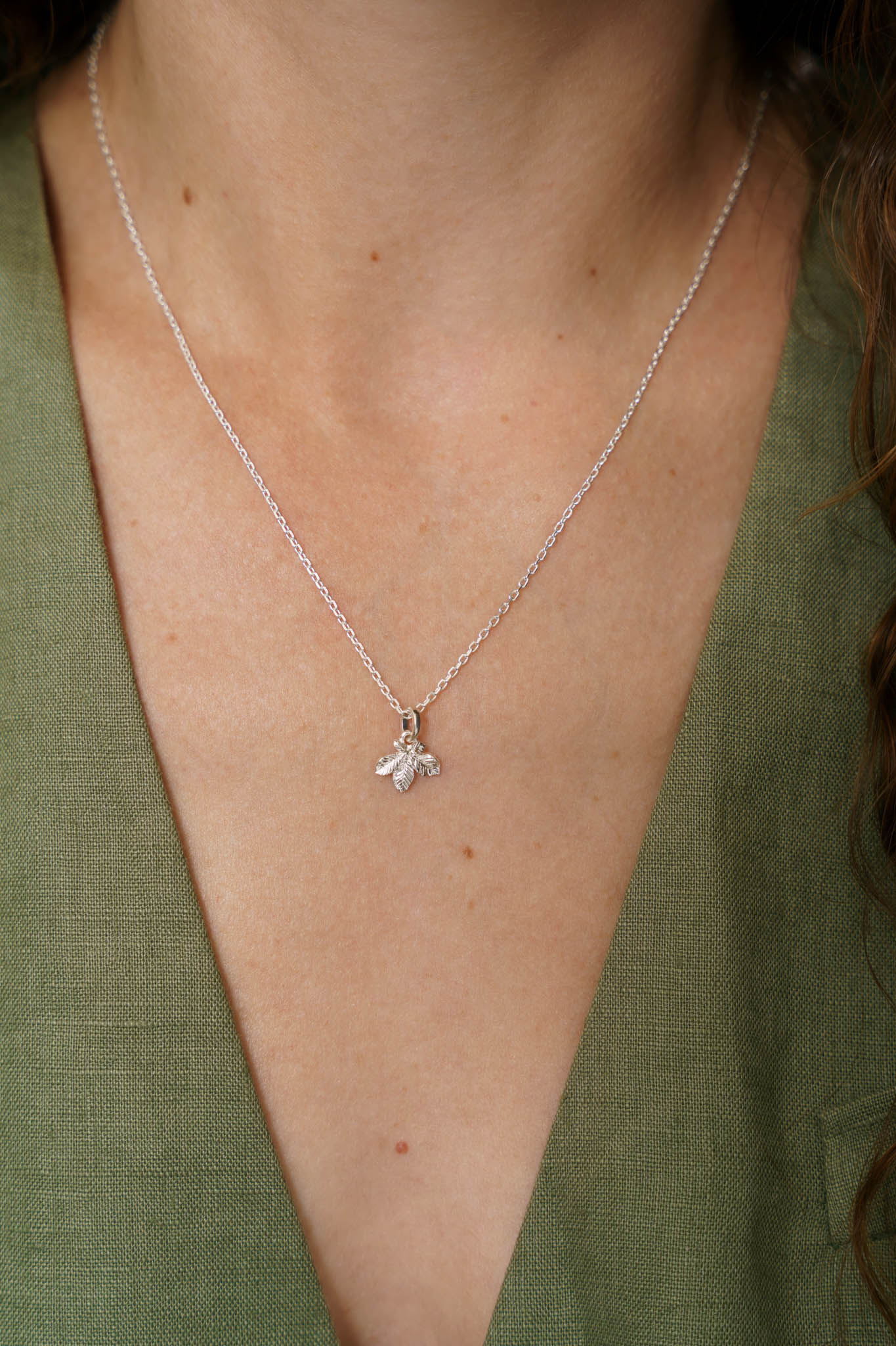 Кулон «Лист каштану» (10 мм) світлий