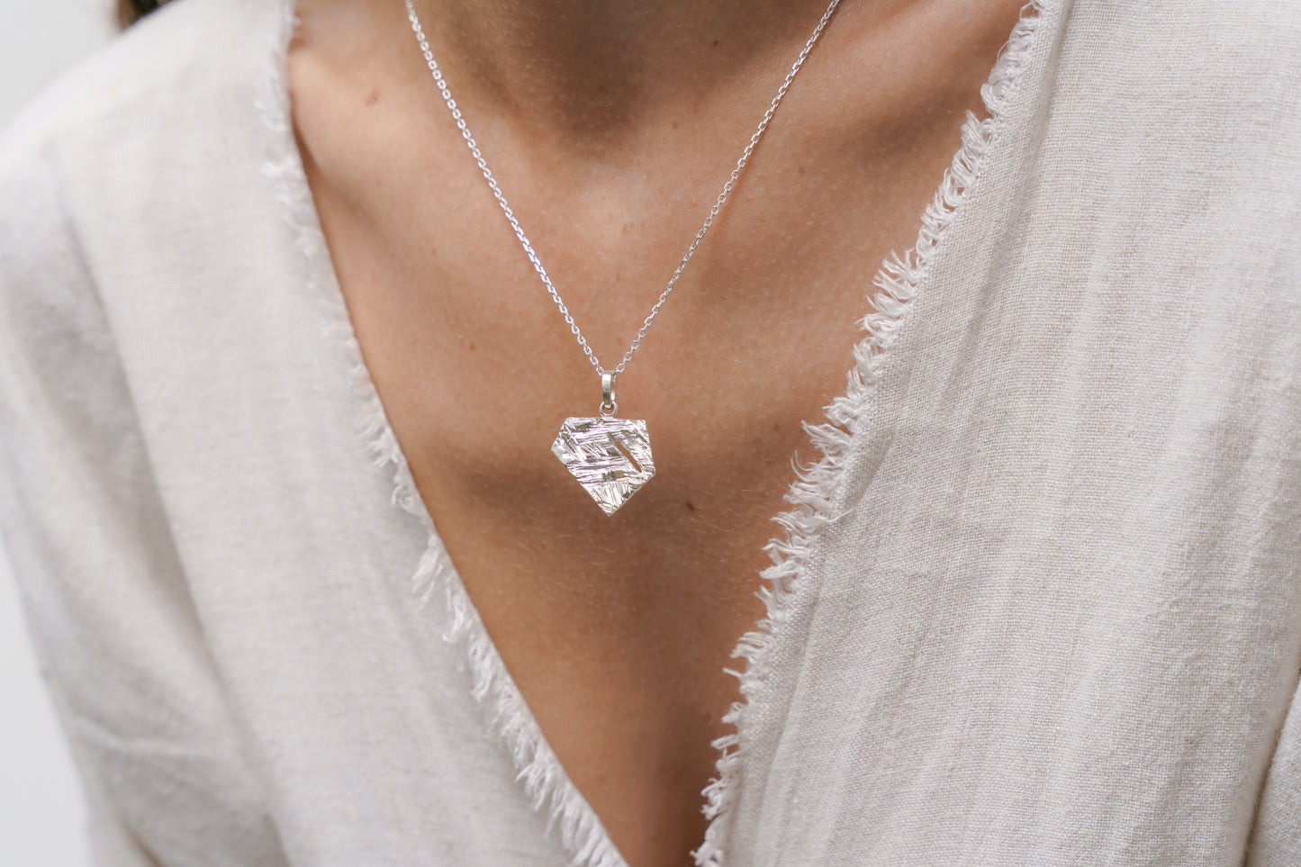 Кулон «Колотий лід» (17х20 мм) світлий