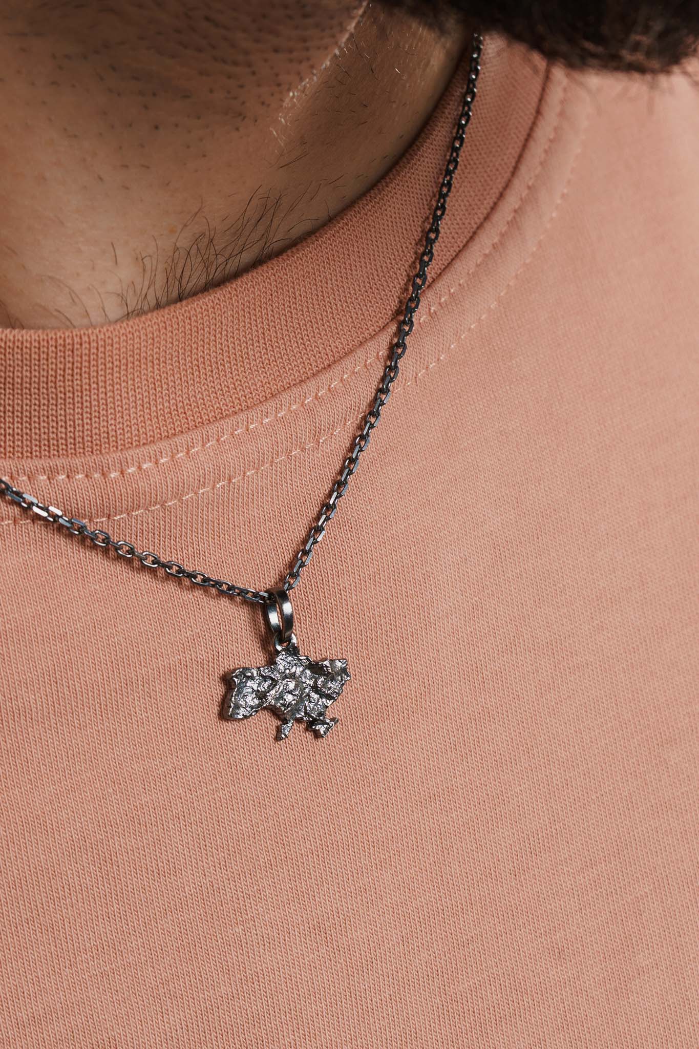 Кулон «Єдина» рельєфний з чорнінням