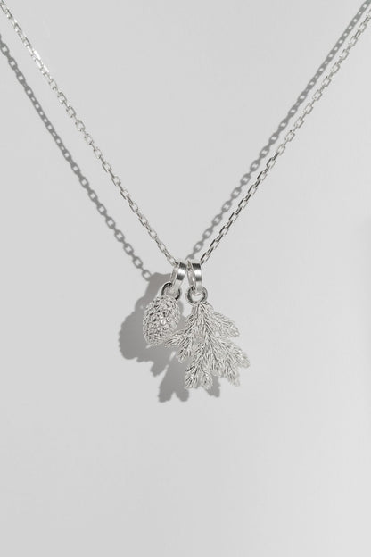 Кулон «Шишка смереки» світлий