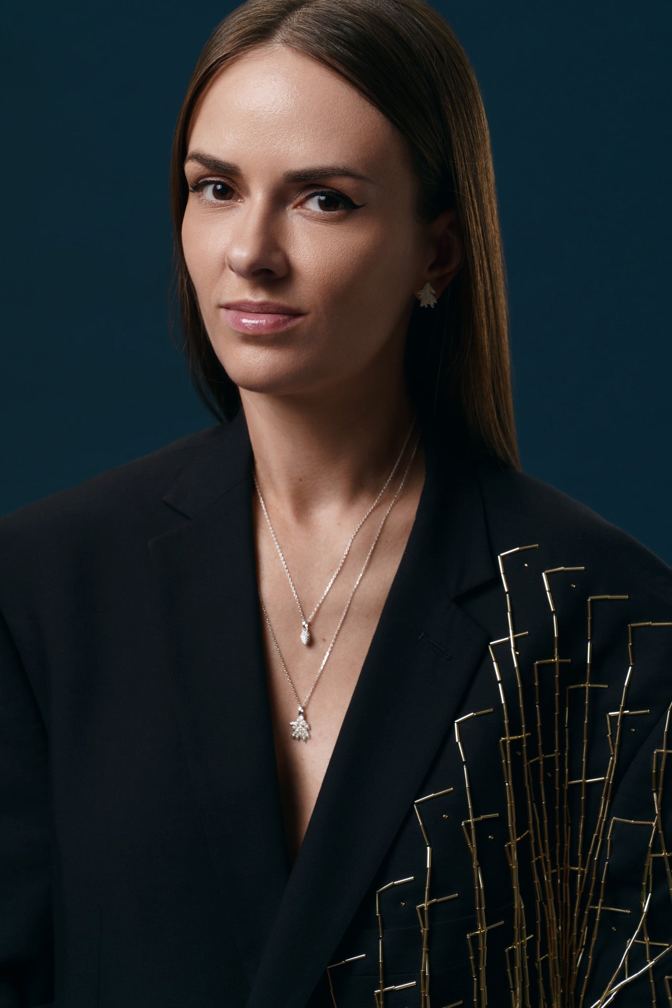 Сет кулонів «Гілка та шишка смереки» світлий