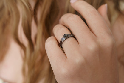 Каблучка «Антрацит Донецького вугільного басейну» темна (4 мм) з чорним фіанітом