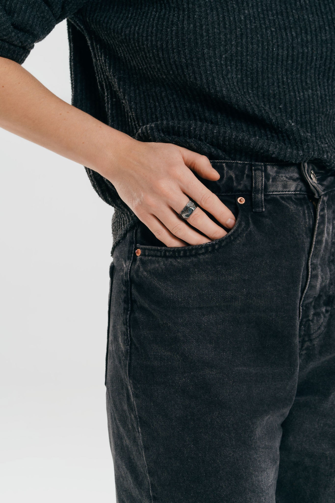 Каблучка «Антрацит Донецького вугільного басейну» з чорнінням (10 мм)