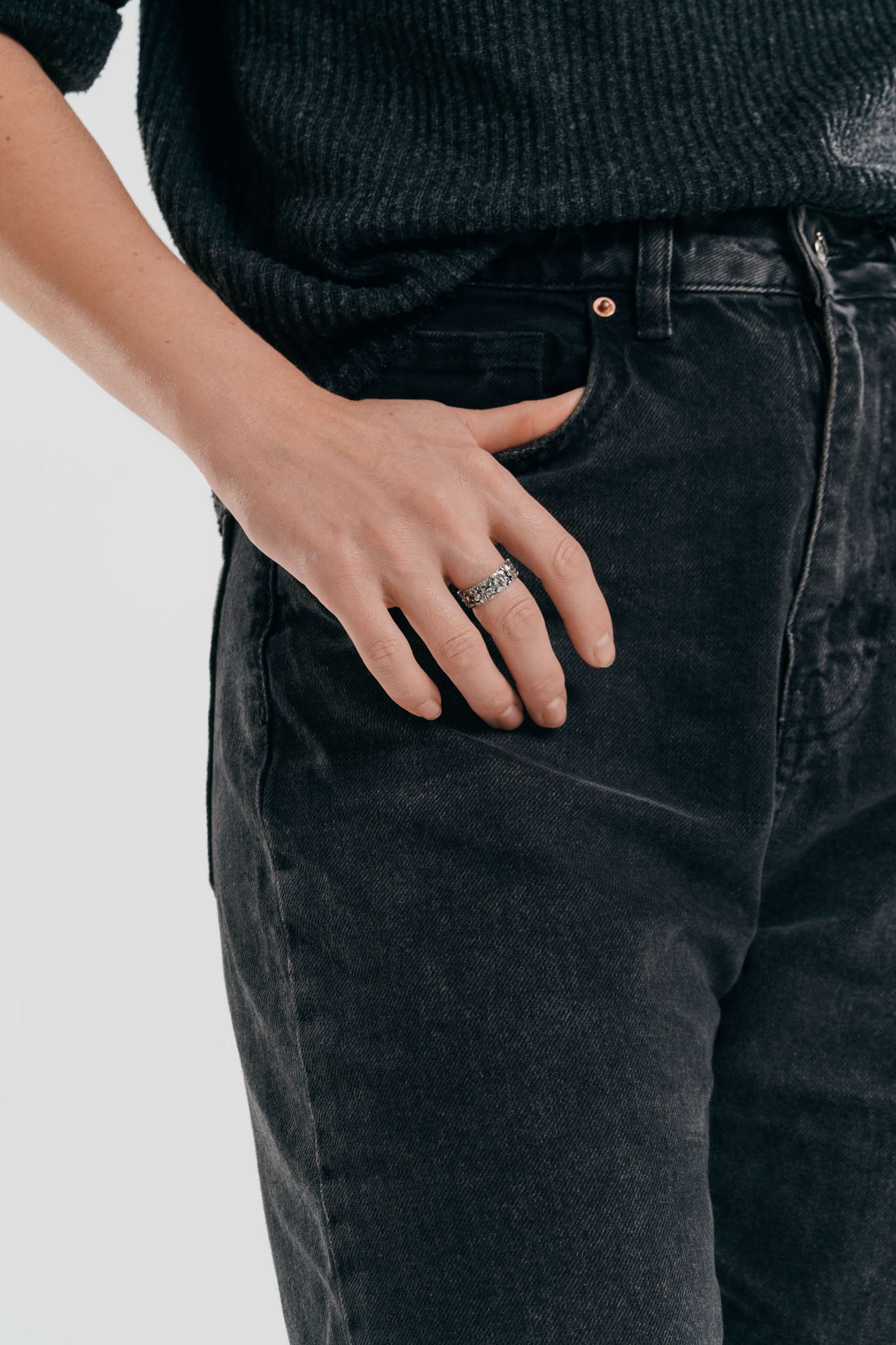 Каблучка «Київські каштани» з чорнінням (6 мм)