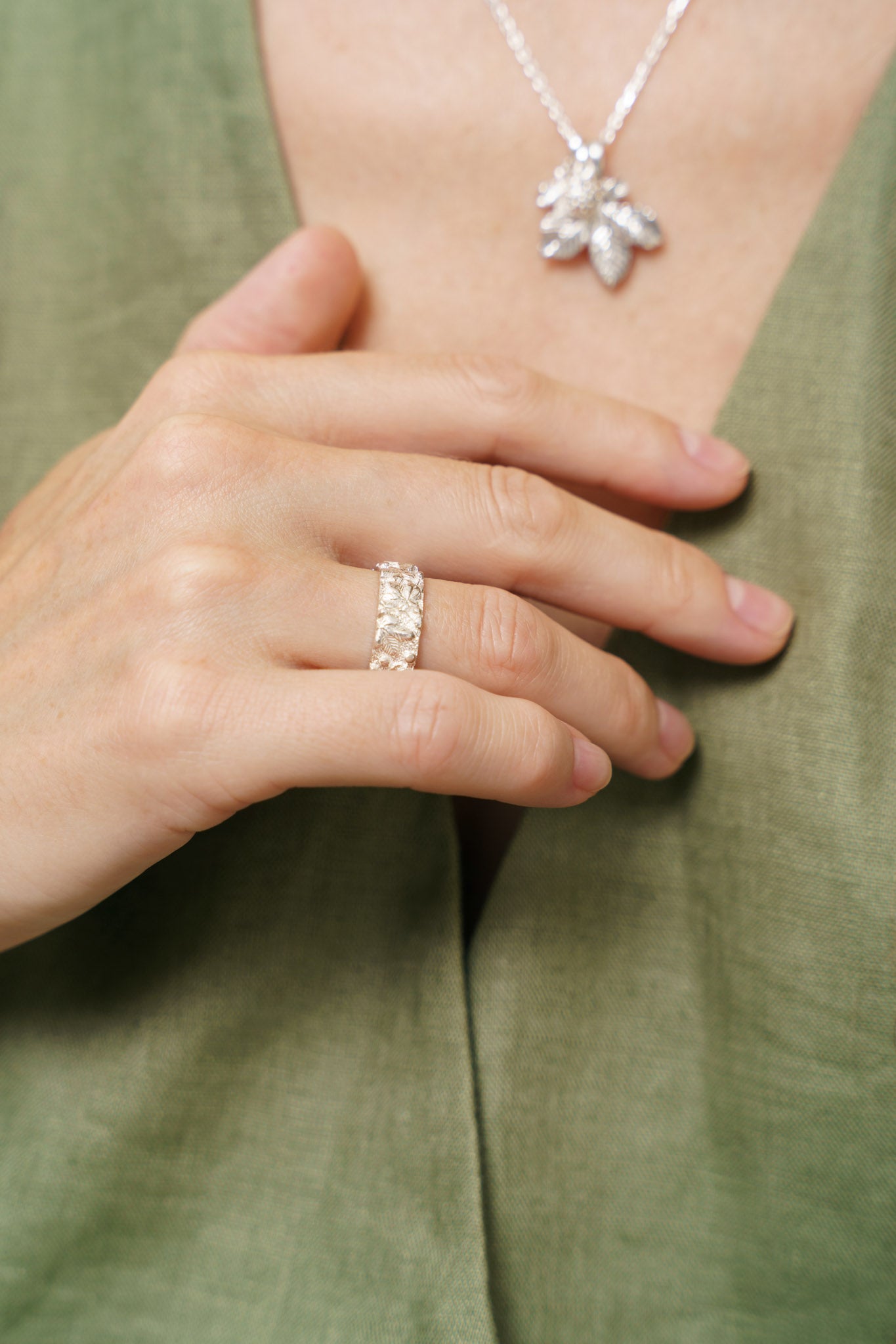 Каблучка «Київські каштани» світла (6 мм)