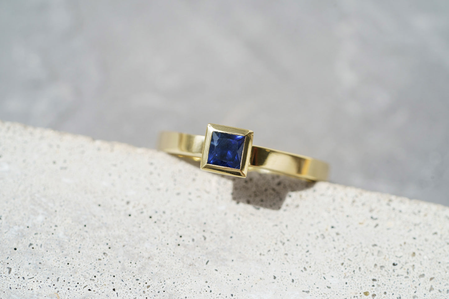 Каблучка «Принцип» (камінчик 4*4 мм)