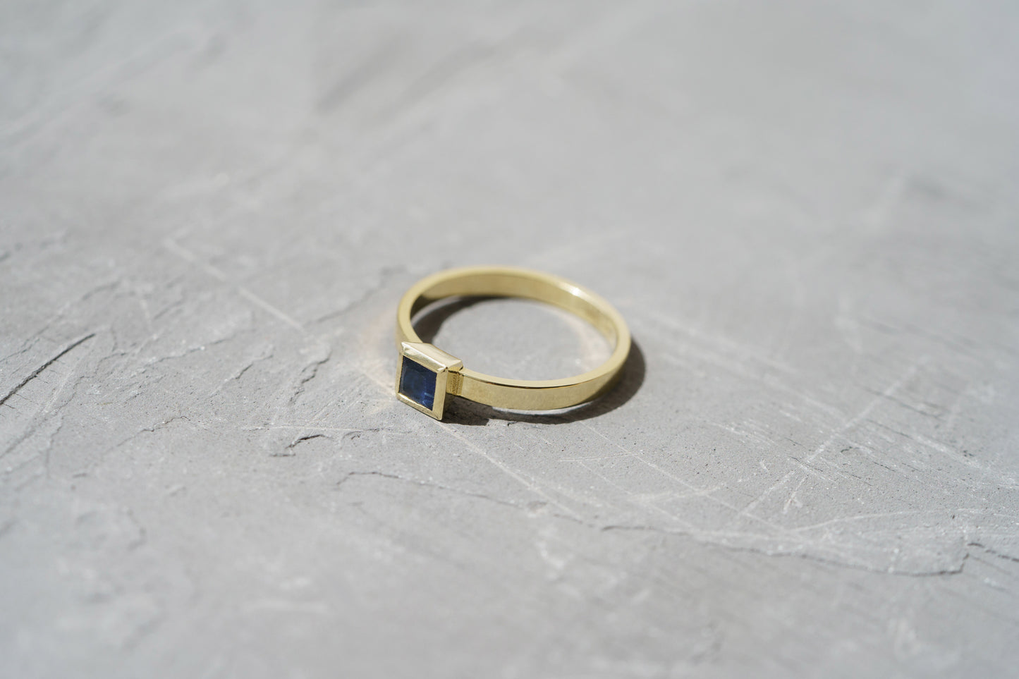 Каблучка «Принцип» (камінчик 4*4 мм)