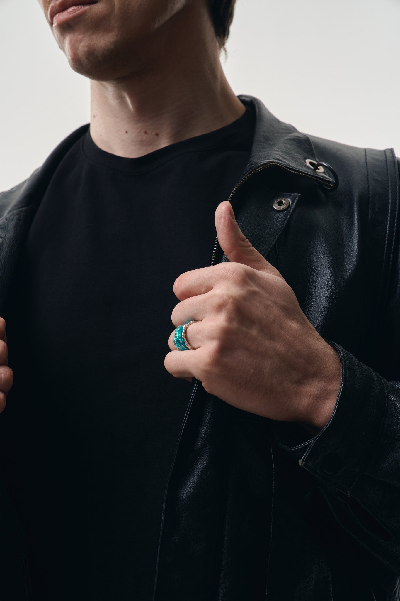 Каблучка «Хвиля» смарагдова (15 мм)