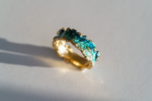 Каблучка «Хвиля» смарагдова (6 мм) з позолотою