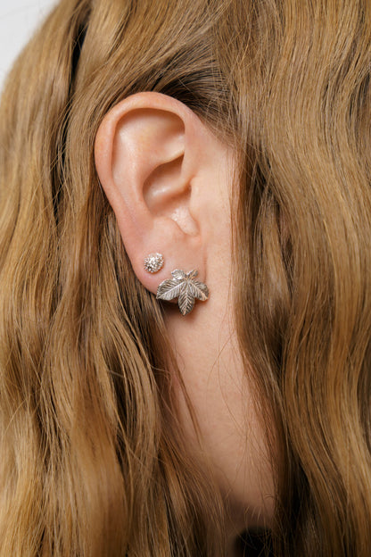 Комплект сережок «Горіх та лист каштану» (8 та 20 мм) світлі